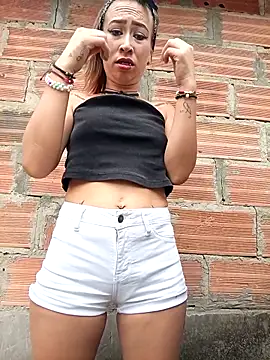 samy-blonde online show from May 2026 07:45:02 PM