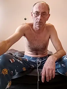Snapshot of BesterJunge45 chatting on February 2025 01:10:02 PM BesterJunge45 online show from February 2025 01:10:02 PM