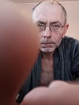 Snapshot of BesterJunge45 chatting on February 2025 09:10:01 AM BesterJunge45 online show from February 2025 09:10:01 AM