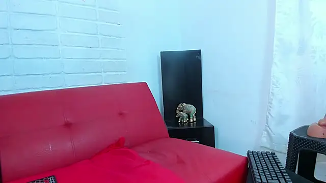 Kasandra Gomez online show from November 2025 12:21:01 PM