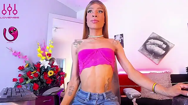 Snapshot of La_Perversa69 chatting on February 2026 07:33:01 PM La Perversa69 online show from February 2026 07:33:01 PM