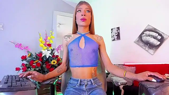 Snapshot of La_Perversa69 chatting on February 2026 02:05:01 PM La Perversa69 online show from February 2026 02:05:01 PM