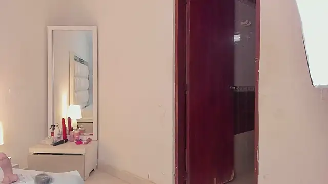 Snapshot of Alhana_pulido chatting on January 2025 08:35:02 PM Alhana pulido online show from January 2025 08:35:02 PM