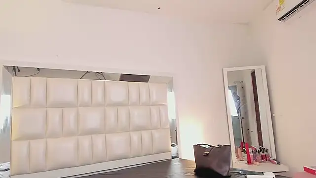 Snapshot of Alhana_pulido chatting on March 2025 05:55:02 PM Alhana pulido online show from March 2025 05:55:02 PM