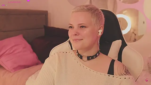 LikaBerry1 online show from January 2026 01:14:01 PM