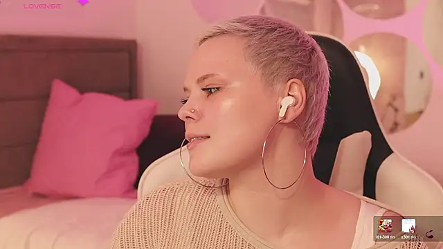 LikaBerry1 online show from February 2026 04:08:01 PM