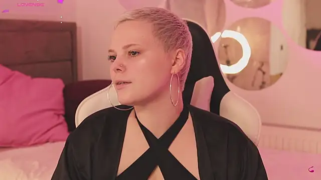 LikaBerry1 online show from February 2026 11:18:02 AM