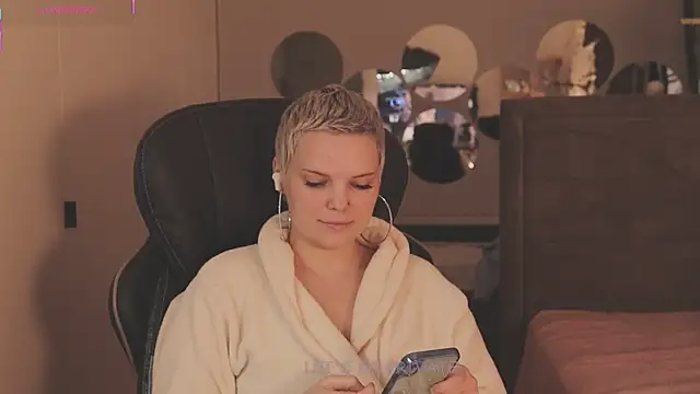 LikaBerry1 online show from November 2025 12:06:01 PM