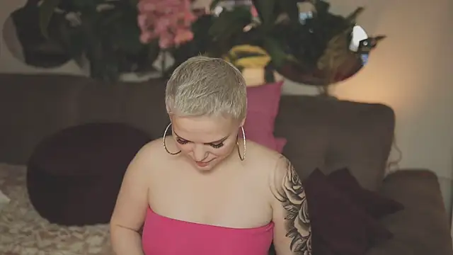 LikaBerry1 online show from October 2025 02:35:01 AM