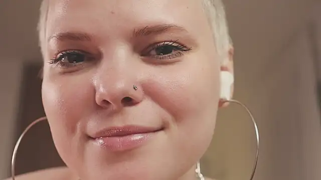 LikaBerry1 online show from April 2026 06:19:02 PM