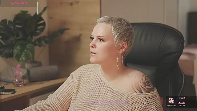 LikaBerry1 online show from November 2025 02:11:01 PM