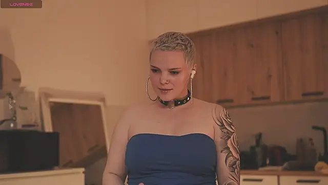 LikaBerry1 online show from November 2025 06:24:02 PM