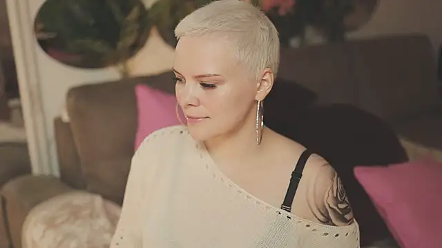 LikaBerry1 online show from October 2025 04:23:01 AM