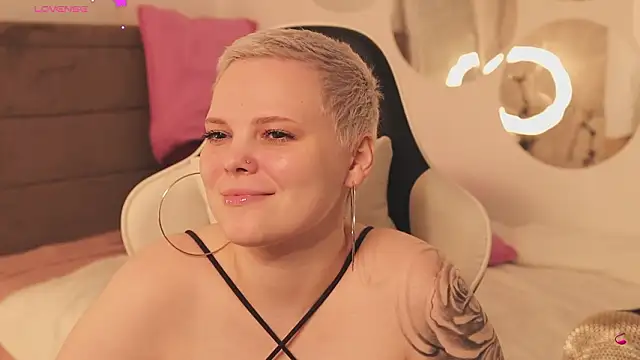 LikaBerry1 online show from March 2026 01:05:01 PM