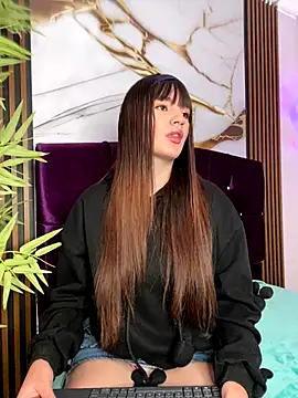 angel natural online show from November 2025 08:12:01 PM