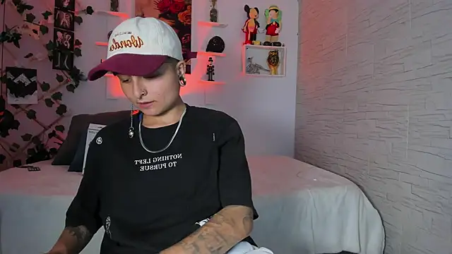 ZuryRamirez  online show from October 2025 09:14:02 PM