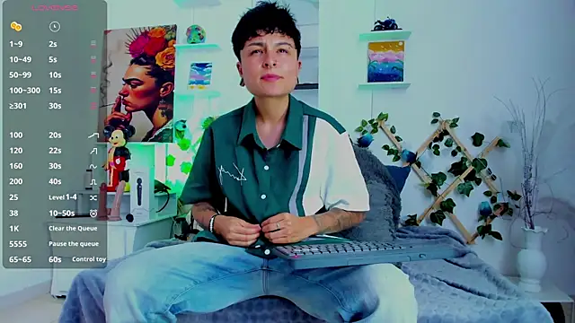 ZuryRamirez  online show from February 2025 07:05:01 PM