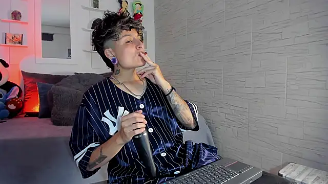 ZuryRamirez  online show from October 2025 09:13:02 PM