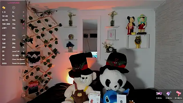 ZuryRamirez  online show from September 2025 09:44:02 PM