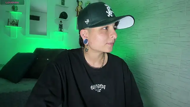 ZuryRamirez  online show from October 2025 09:27:02 PM