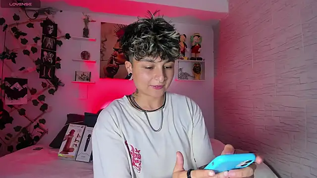 ZuryRamirez  online show from October 2025 09:37:02 PM