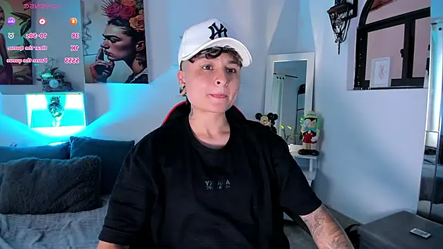 ZuryRamirez  online show from December 2025 06:39:02 PM