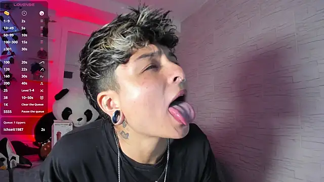 ZuryRamirez  online show from September 2025 08:15:02 PM