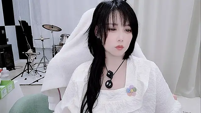 Vaness-a online show from May 2026 01:38:02 PM