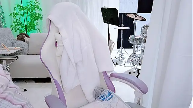 Vaness-a online show from November 2025 12:44:01 AM