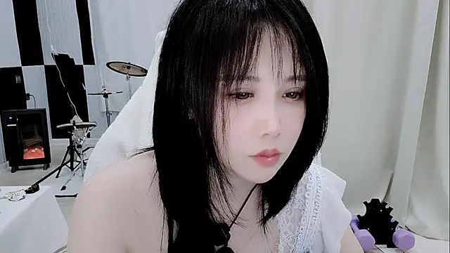 Vaness-a online show from April 2026 05:50:02 PM