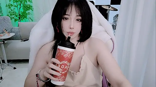 Vaness-a online show from November 2025 11:49:02 PM