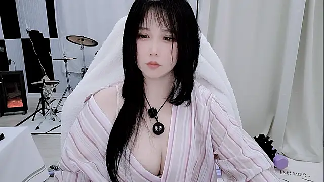 Vaness-a online show from April 2026 06:02:01 PM