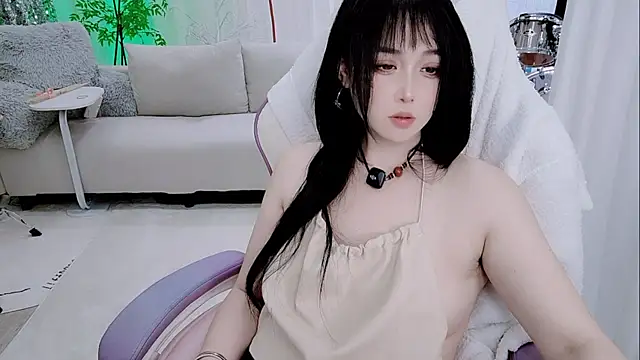 Vaness-a online show from December 2025 05:15:02 PM