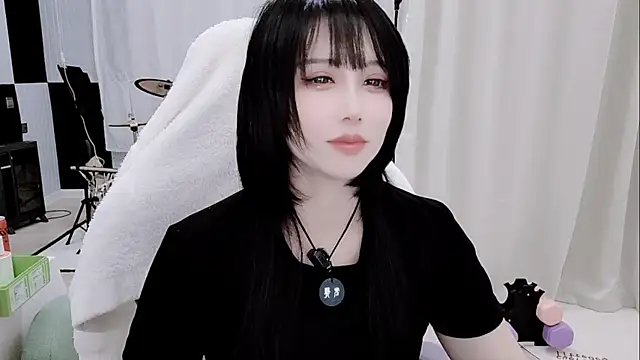 Vaness-a online show from May 2026 12:49:01 PM
