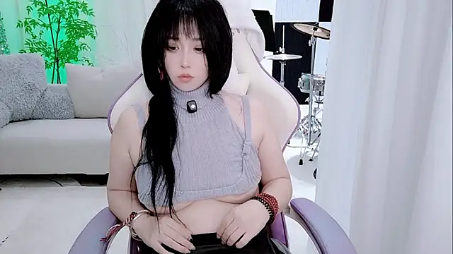 Vaness-a online show from November 2025 06:08:01 PM