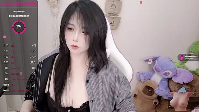 Vaness-a online show from February 2025 01:06:01 PM