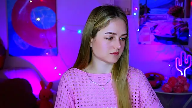 Snapshot of DeboraLarson chatting on March 2025 04:49:02 AM DeboraLarson online show from March 2025 04:49:02 AM