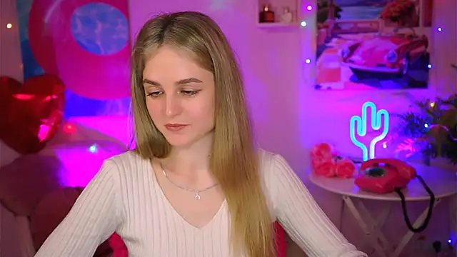 Snapshot of DeboraLarson chatting on March 2025 06:49:01 AM DeboraLarson online show from March 2025 06:49:01 AM