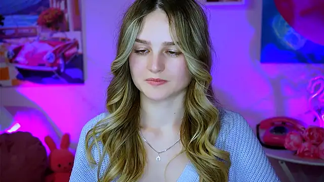 Snapshot of DeboraLarson chatting on February 2025 12:52:02 AM DeboraLarson online show from February 2025 12:52:02 AM