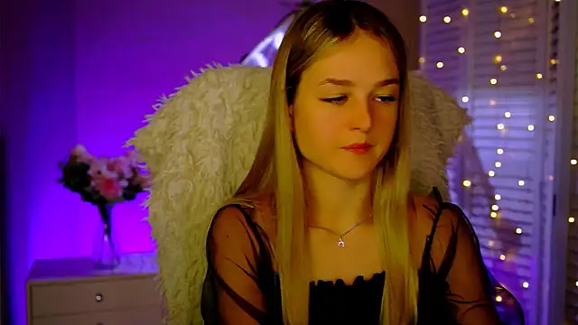 DeboraLarson online show from November 2025 04:23:01 AM