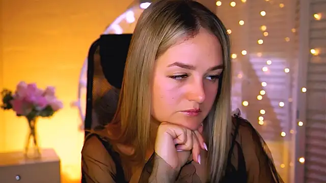 DeboraLarson online show from November 2025 03:43:01 AM