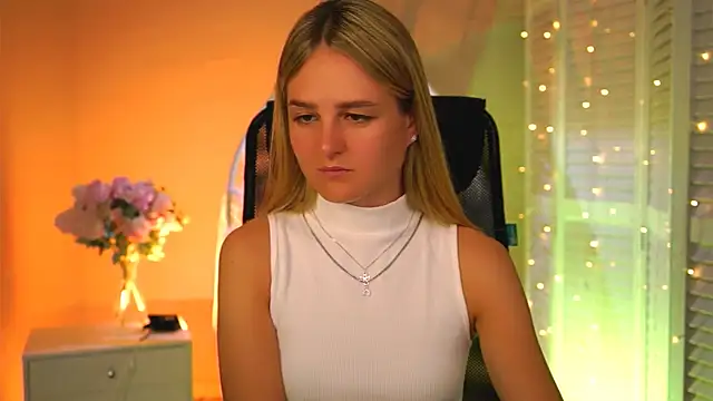 DeboraLarson online show from April 2026 03:08:01 AM