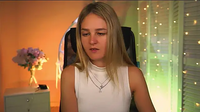 DeboraLarson online show from April 2026 03:13:01 AM