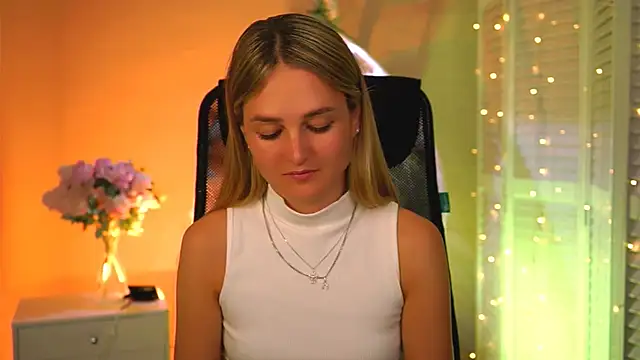 DeboraLarson online show from April 2026 03:13:02 AM