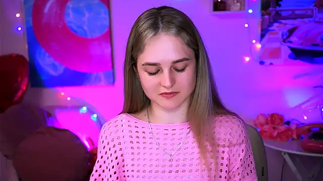 Snapshot of DeboraLarson chatting on March 2025 10:43:02 PM DeboraLarson online show from March 2025 10:43:02 PM