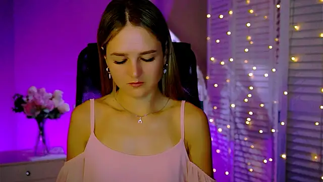 DeboraLarson online show from November 2025 03:32:01 AM