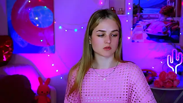 Snapshot of DeboraLarson chatting on March 2025 07:55:02 AM DeboraLarson online show from March 2025 07:55:02 AM