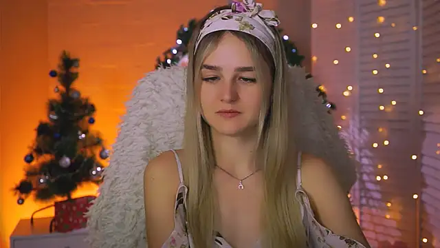 DeboraLarson online show from December 2025 03:32:02 AM