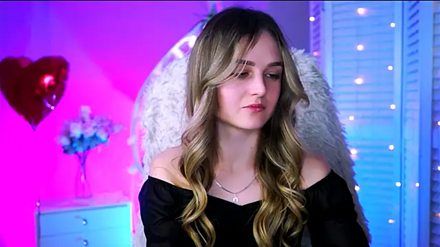 Snapshot of DeboraLarson chatting on March 2025 01:37:01 AM DeboraLarson online show from March 2025 01:37:01 AM