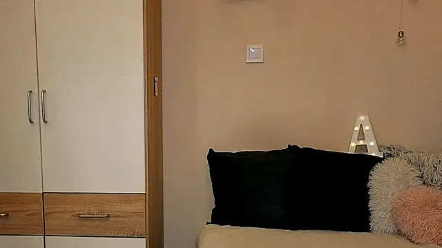 Hidden Gem  online show from December 2025 06:35:02 PM